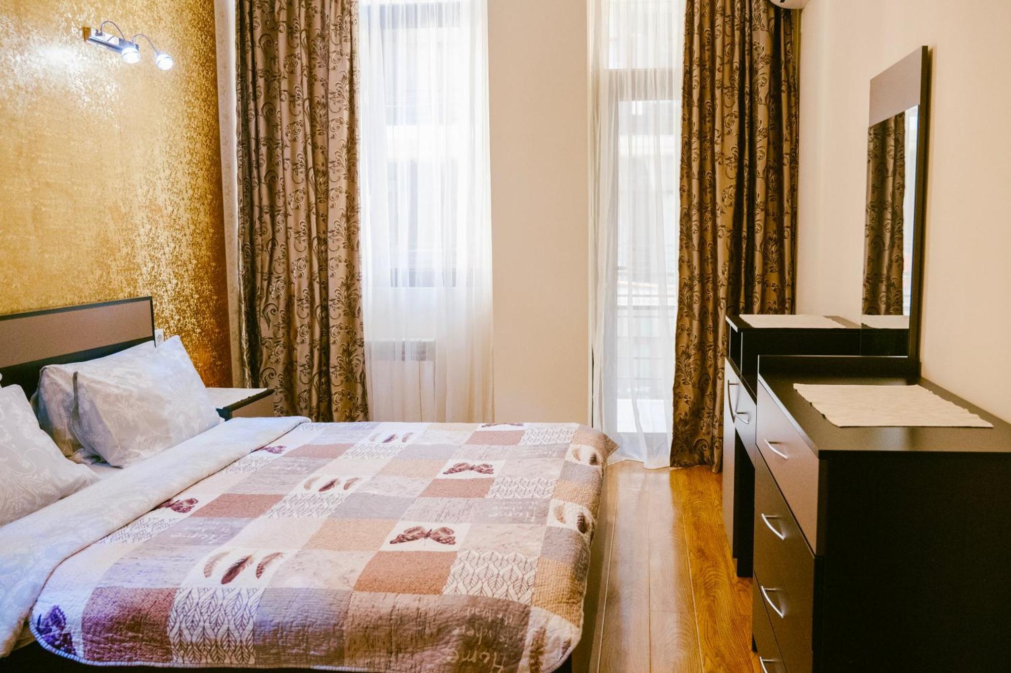 Ekaterine'S Apartments Batumi Eksteriør bilde