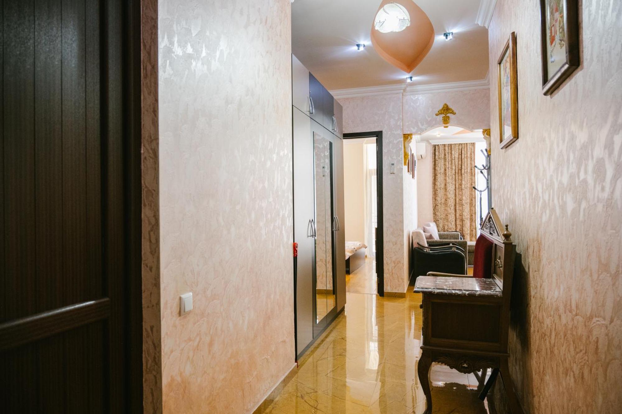 Ekaterine'S Apartments Batumi Rom bilde
