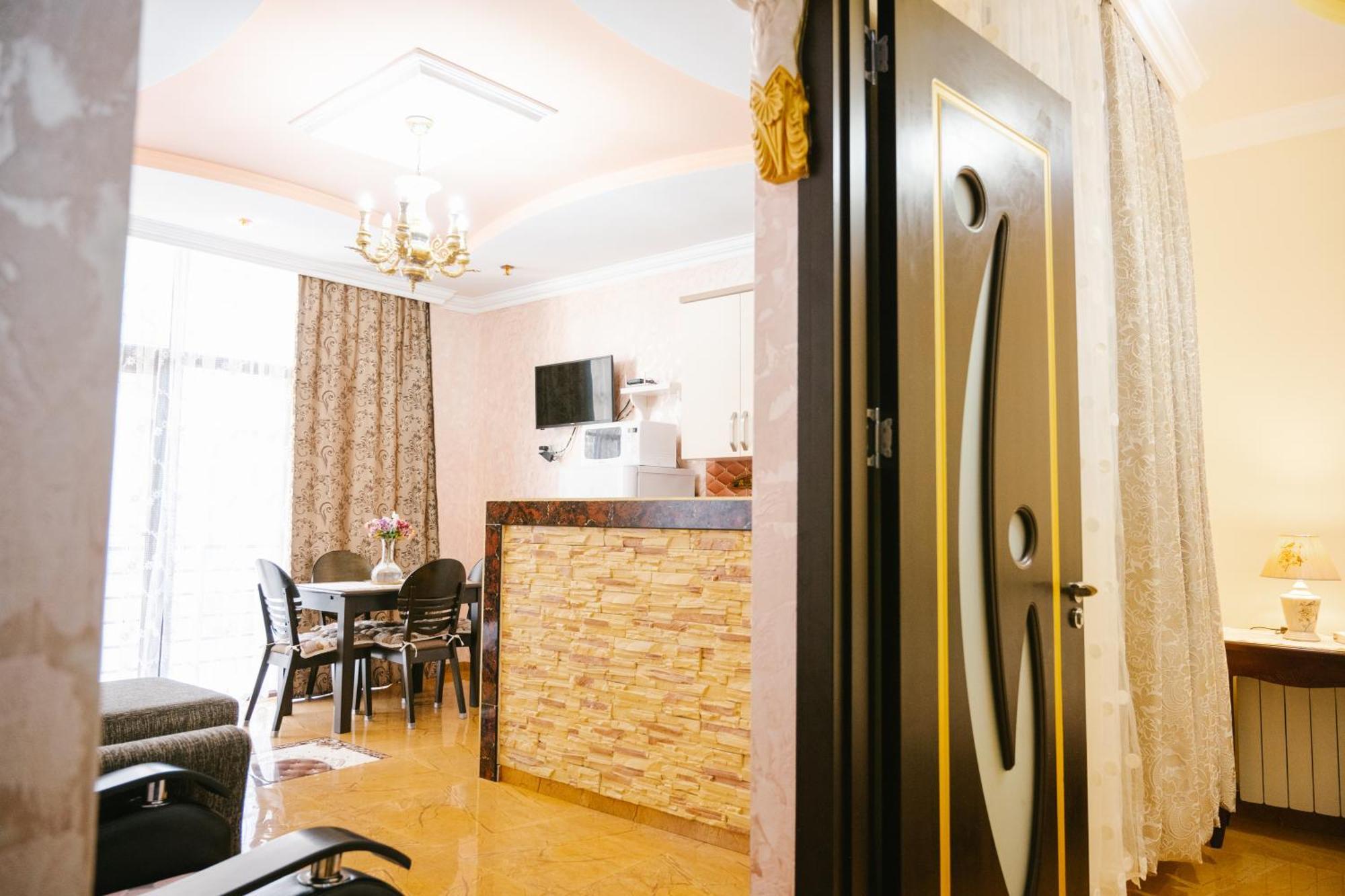 Ekaterine'S Apartments Batumi Eksteriør bilde