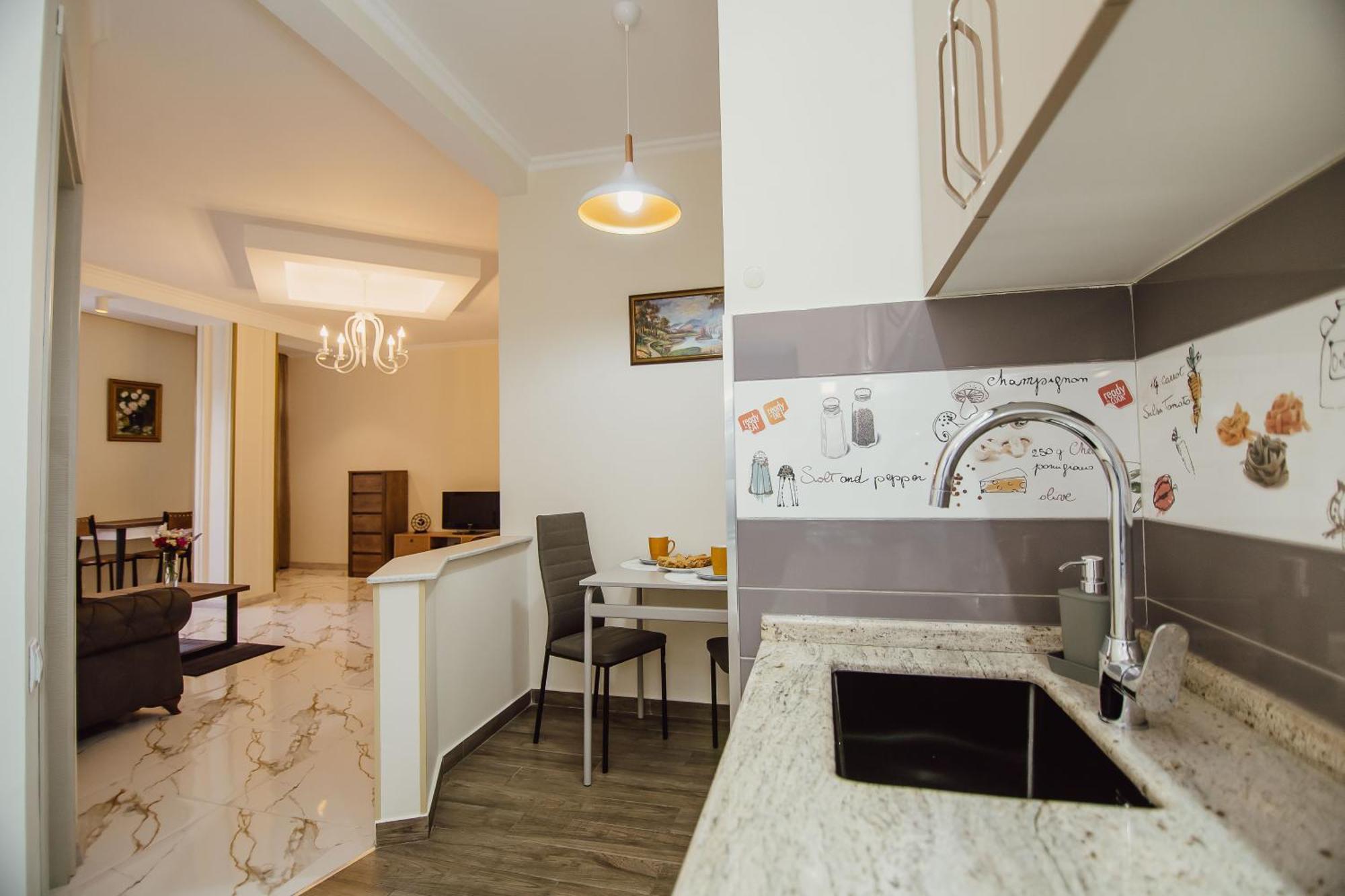 Ekaterine'S Apartments Batumi Eksteriør bilde